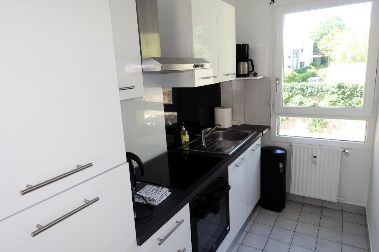 La Poterie - Appartement Avec Balcon Et Parking Prive カンペール エクステリア 写真