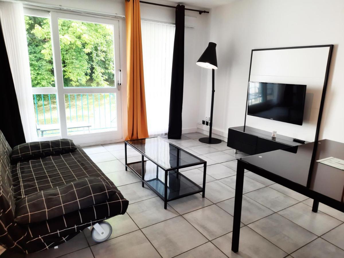 La Poterie - Appartement Avec Balcon Et Parking Prive カンペール エクステリア 写真